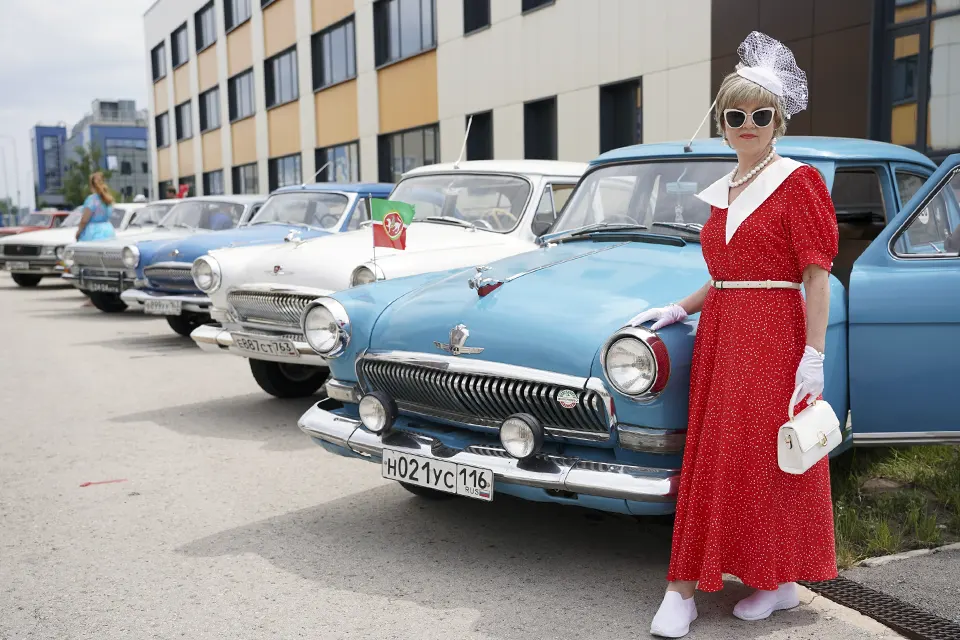 автомобиль Победа на выставке