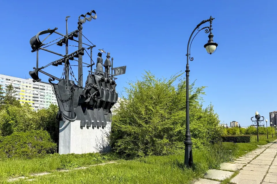 скульптуры в 32 квартале