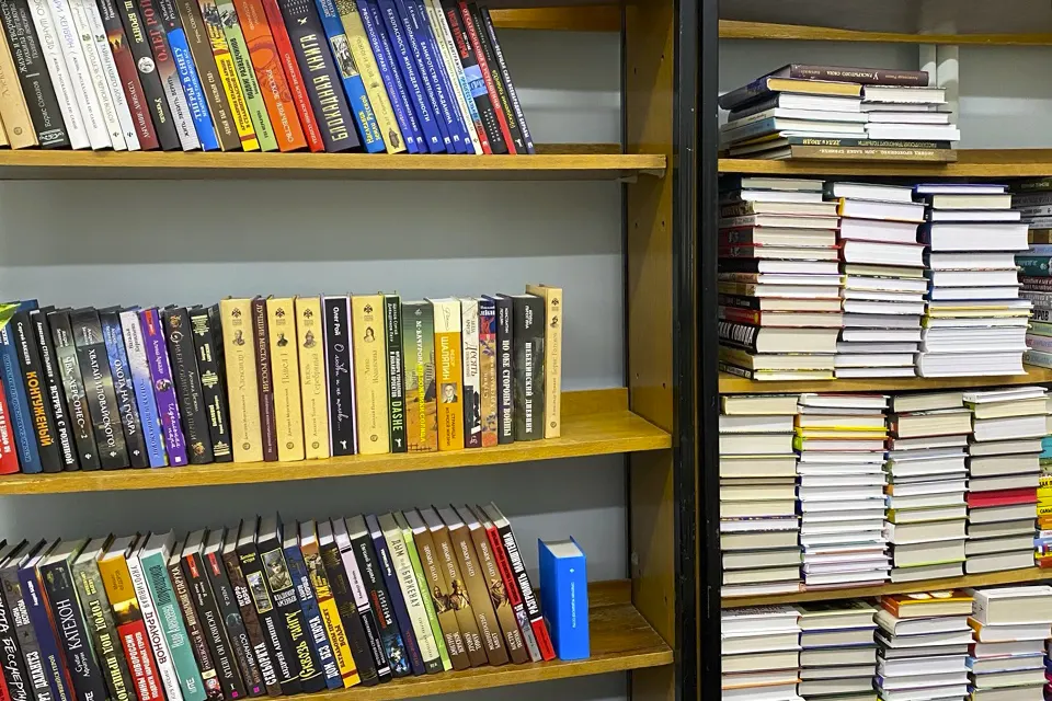 книги в библиотеке