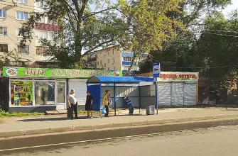 торговые павильоны на остановке Улица Карбышева