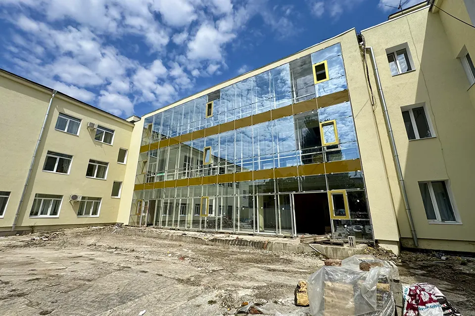 внутренний дворик театра Колесо