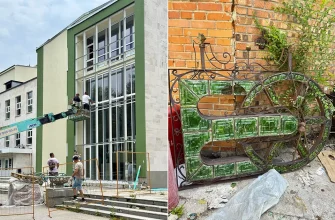 старая вывеска театра