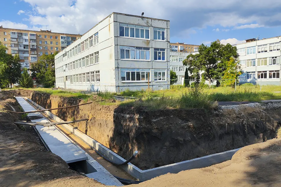 перекладка теплосетей возле школы