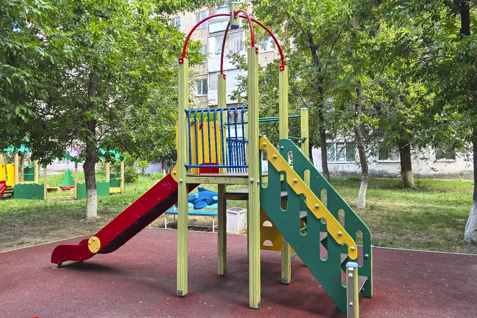 содействие детская площадка коммунстическая 53 детская площадка на Коммунистической 53
