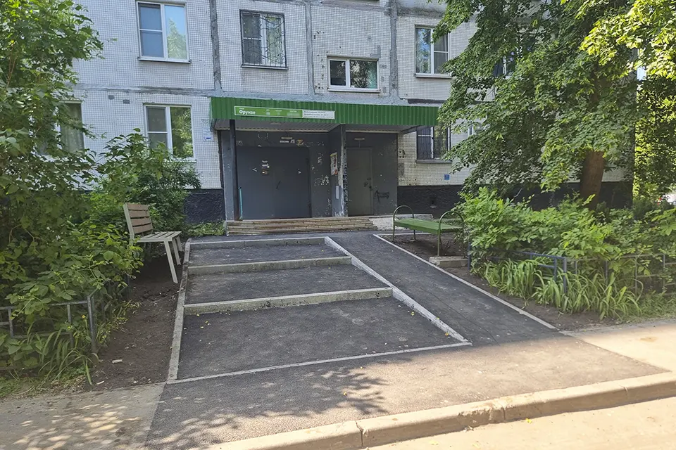придомовая территория дома