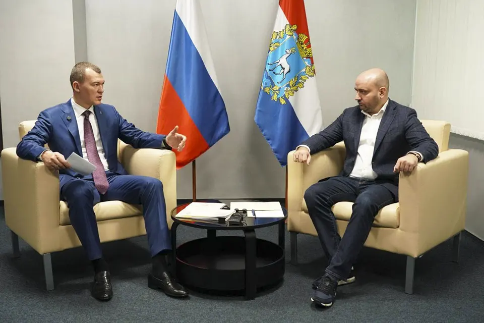 глава минспорта РФ и губернатор на встрече