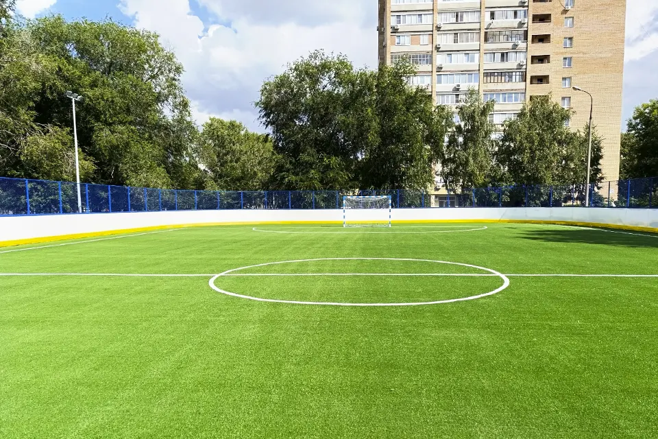 новая спортплощадка в школе 46