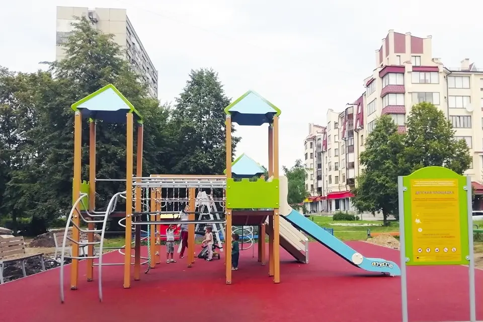 детская площадка в 8 квартале