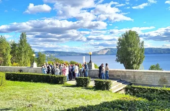 экскурсия у памятника Татищеву