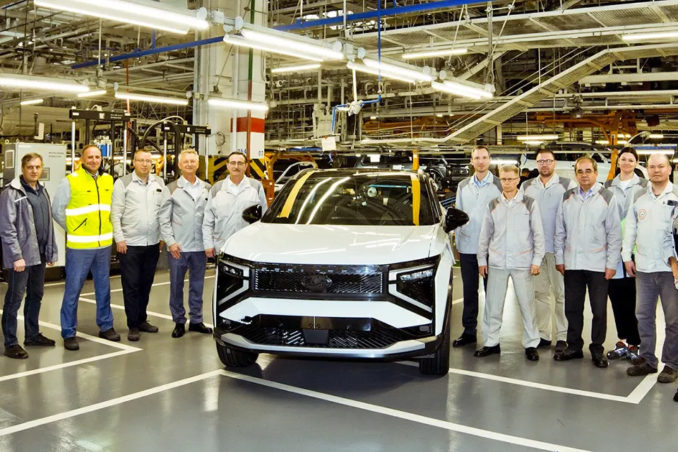 LADA AZIMUT собранный на главном конвейере