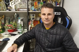 автогонщик