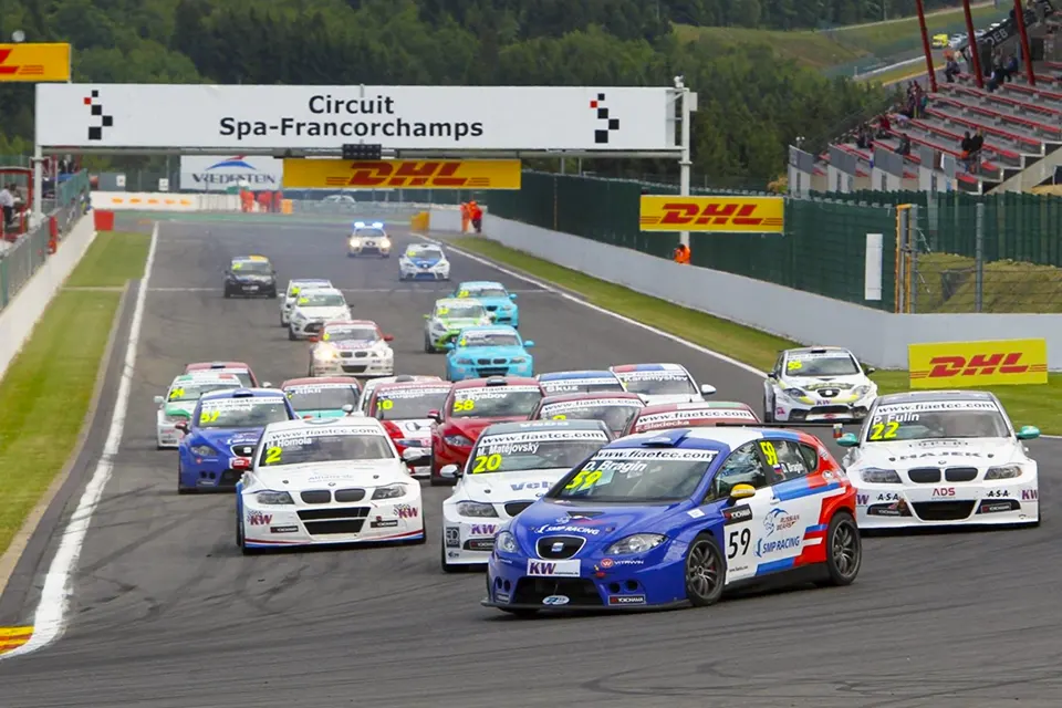 дмитрий брагин гонка машина автомобильные гонки