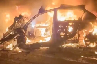горящий автомобиль