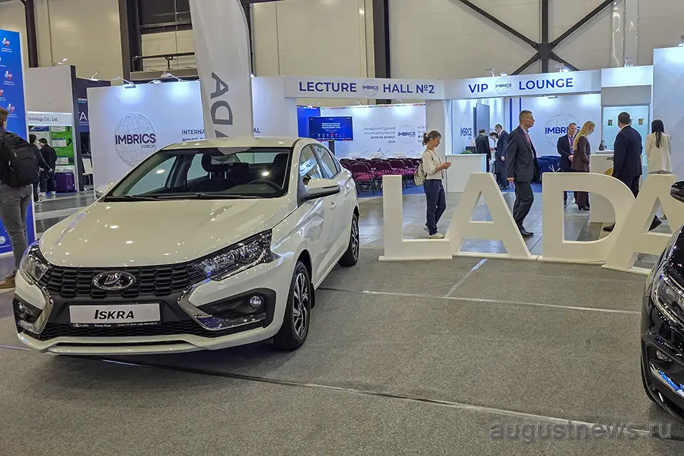 автомобиль лада искра