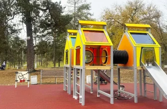 новая детская площадка в парке Комсомольского района