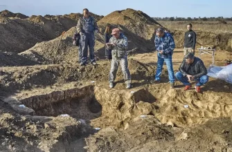 археологи на раскопках