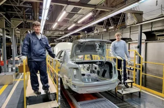 рабочие на автовазе в цеху окраски