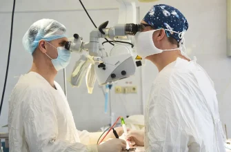 врачи больницы №5 проводят операцию на мозге