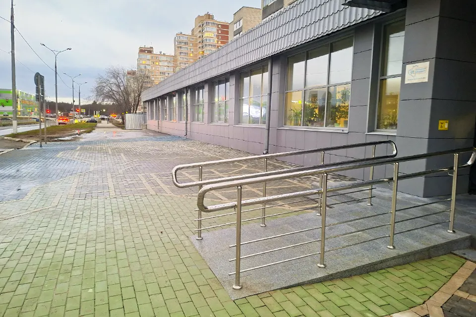 новая брусчатка перед краеведческим музеем