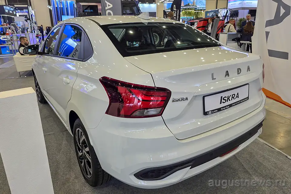 новая лада искра белый цвет
