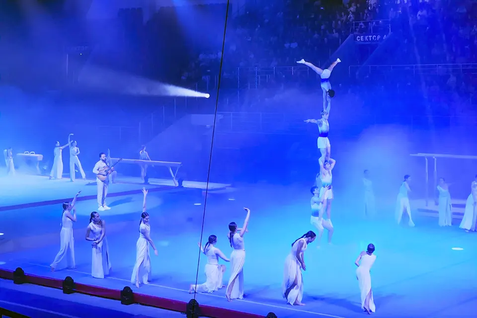 немов шоу легенды спорта наследие гимнастка выступление гимнастов на шоу Немова