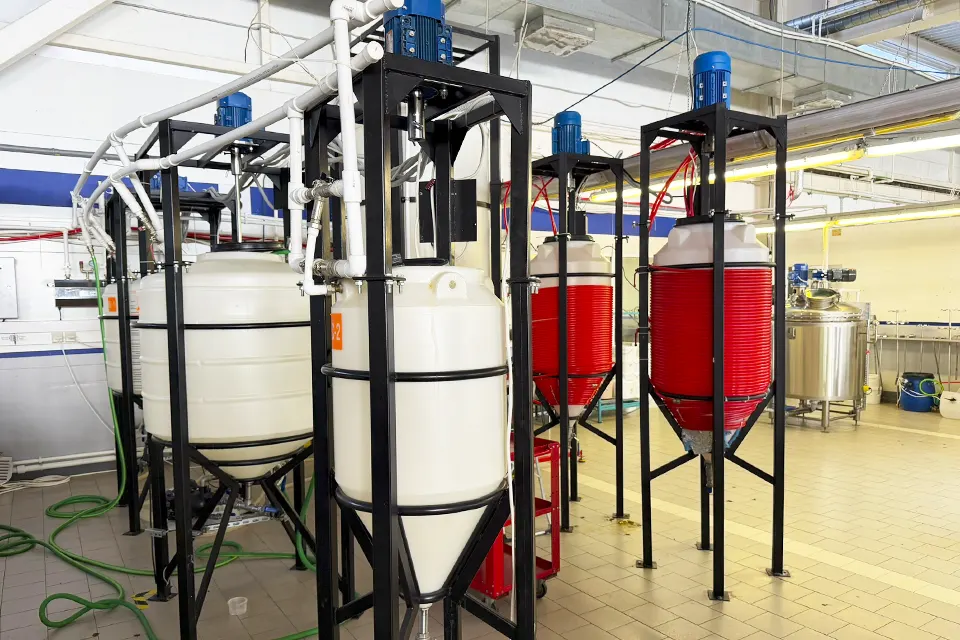 оборудование компании М9 Фарм