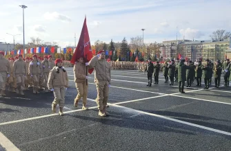 юнармейцы на смотре парадных расчетов