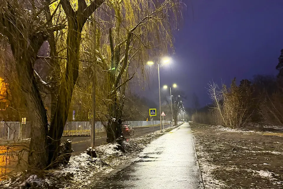 бульвар здоровья освещение фонарь светильник дорога тротуар освещение на пешеходной дорожке на бульваре Здоровья