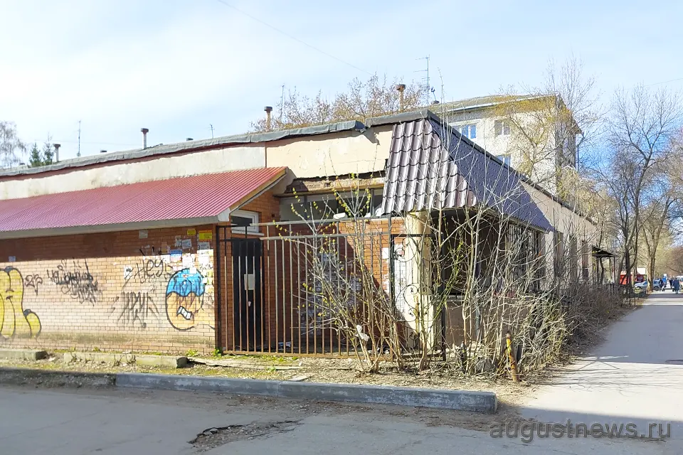 заброшенное здание на улице Ленинградской 39А