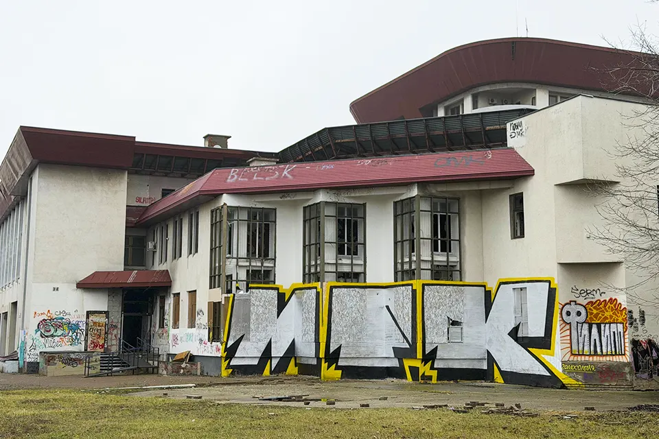 заброшенное здание на улице Юбилейной 31з