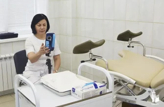 кольпоскоп в руках врача