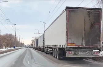 фуры на улице Новозаводскй