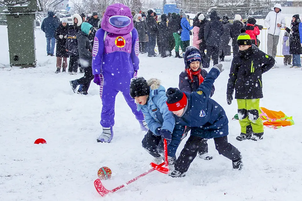 парк сахарова дети игра дети играют в игру