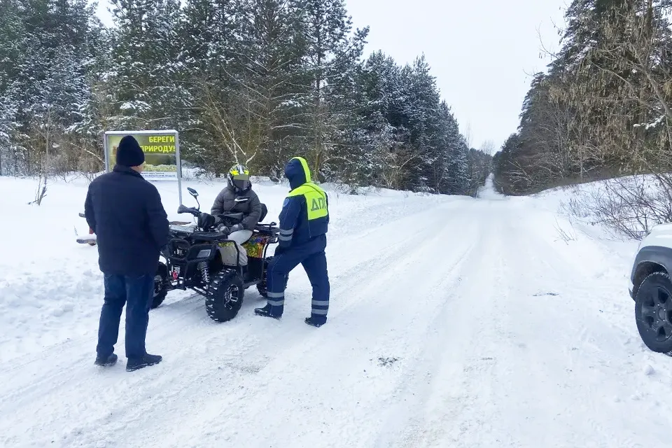 проверка водителя квадроцикла в лесу