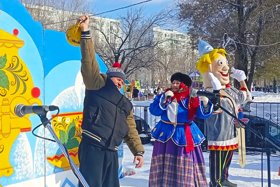 масленица гиря состязание спортивное состязание на Масленицу