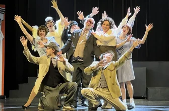 сцена из спектакля Люди как люди