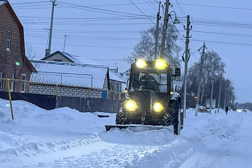 уборка снега ночью