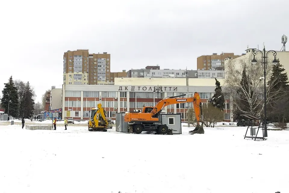 техника на Центральной площади