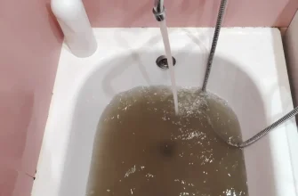 грязная вода в ванне