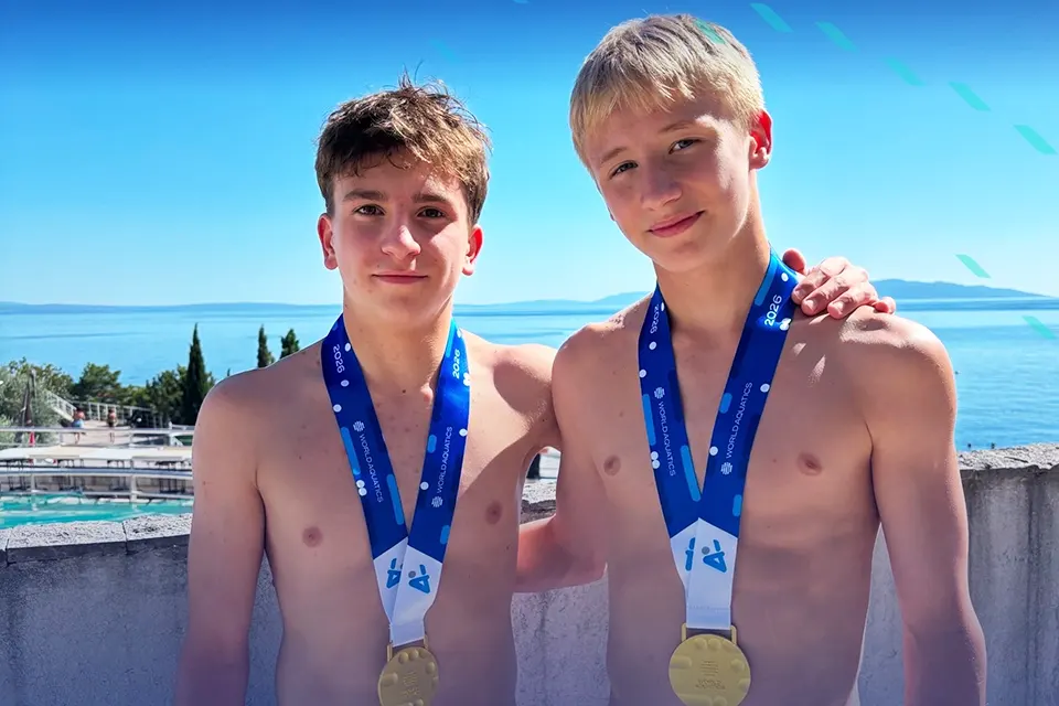 спортсмены по прыжкам в воду