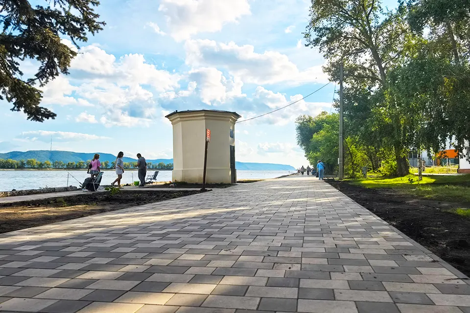 новая плитка на Певческом поле