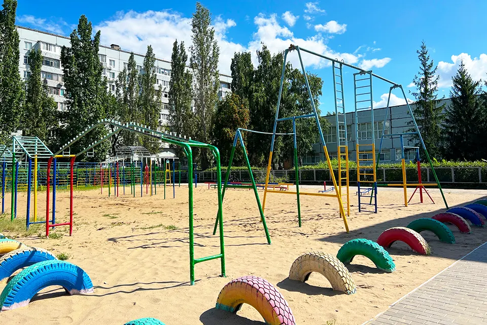 спортивная площадка в лицее 67