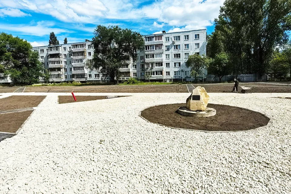 устройство пешеходных дорожек в сквере на бульваре Туполева